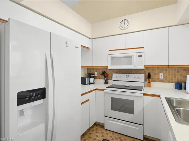 185  Grand Oaks  WAY, Naples, FL 34110