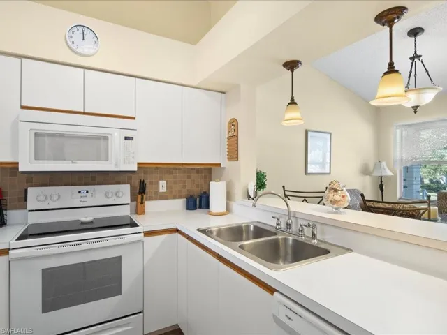 185  Grand Oaks  WAY, Naples, FL 34110
