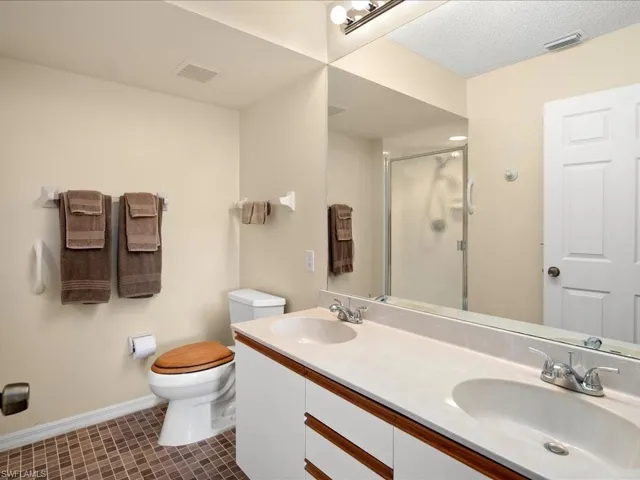 185  Grand Oaks  WAY, Naples, FL 34110