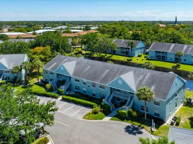 185  Grand Oaks  WAY, Naples, FL 34110