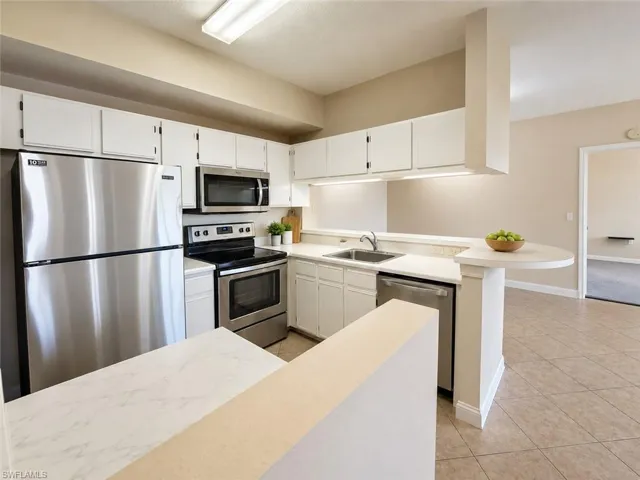 6490 Aragon Way 303, Fort Myers, Florida 33966