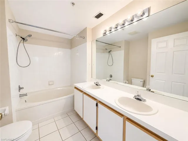 6490 Aragon Way 303, Fort Myers, Florida 33966