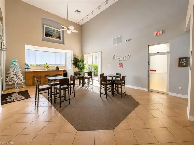 6490 Aragon Way 303, Fort Myers, Florida 33966
