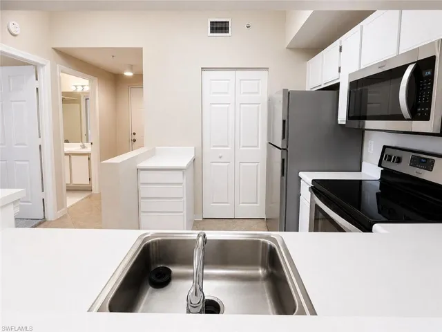 6490 Aragon Way 303, Fort Myers, Florida 33966