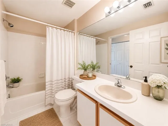 6490 Aragon Way 303, Fort Myers, Florida 33966