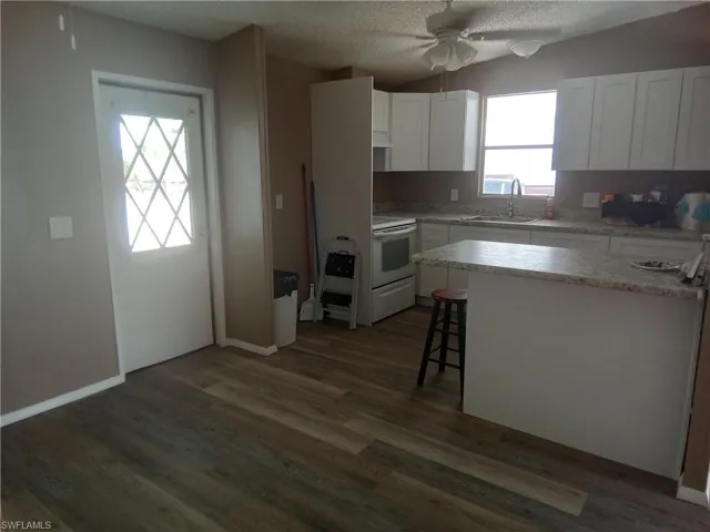 Kitchen & entry door