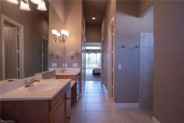 Twin Vanities and Dressing Table!