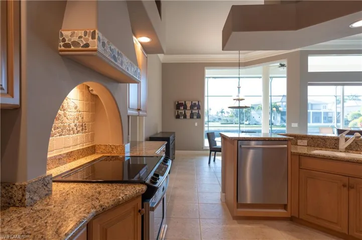 Great Entertaining with Kitchen Conveniences!