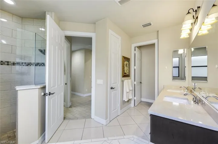 1243 Briarwood Ct, Naples, Florida 34104