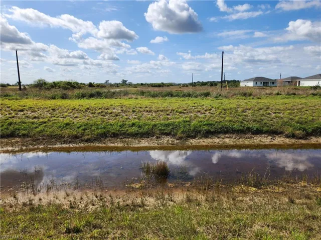 Green Space behind Lot