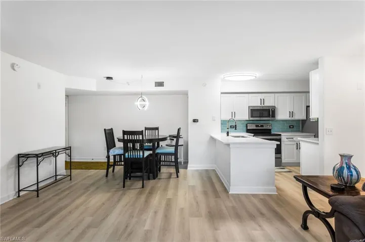 8940 Colonnades Ct E 713, Bonita Springs, Florida 34135