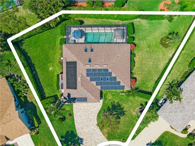 Birds eye view of home and property
