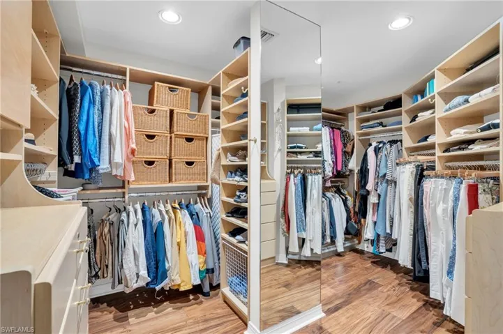 MASTER CLOSET