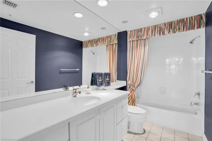 DEN/3RD BR BATHROOM