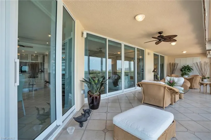 HIGHLY DESIRABLE WEST LANAI!