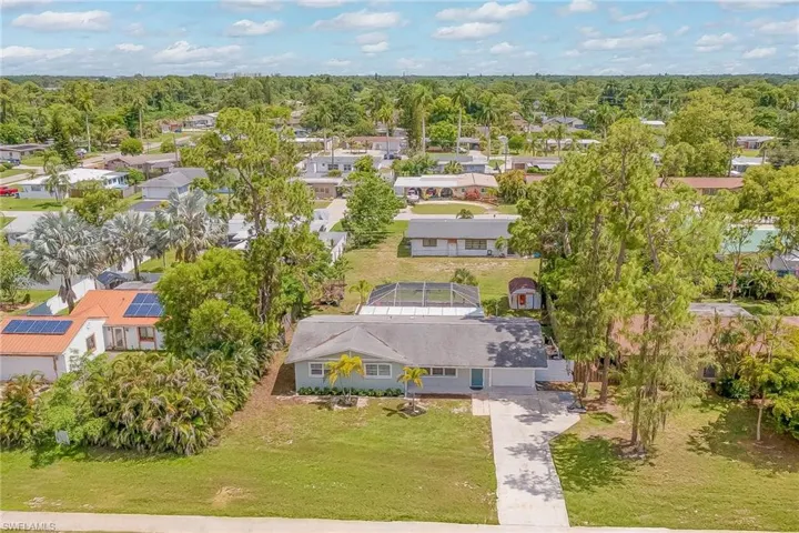 Birds eye view of property