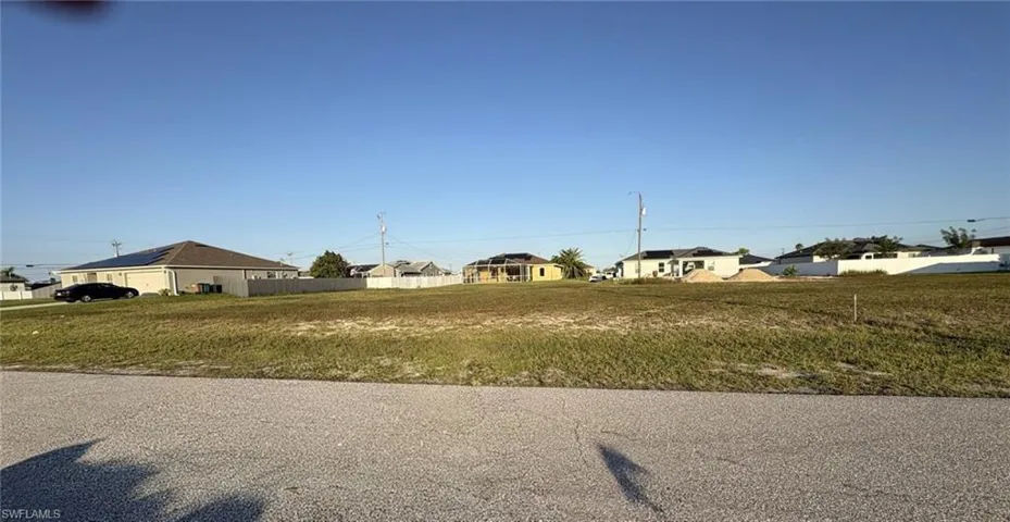 2932 Nw 5th Pl, Cape Coral, Florida 33993