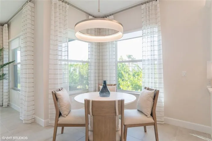 Eat in Dining Area, with furniture included