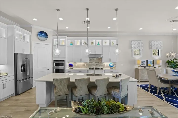 Bright and spacious island seating area