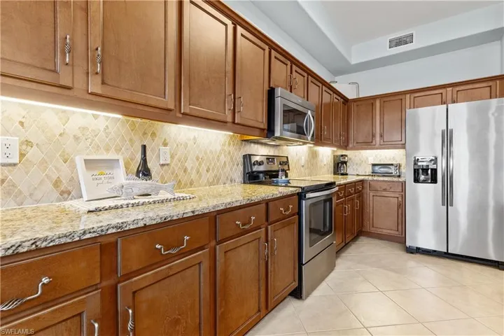 198 Shadroe Cove Cir 502, Cape Coral, Florida 33991