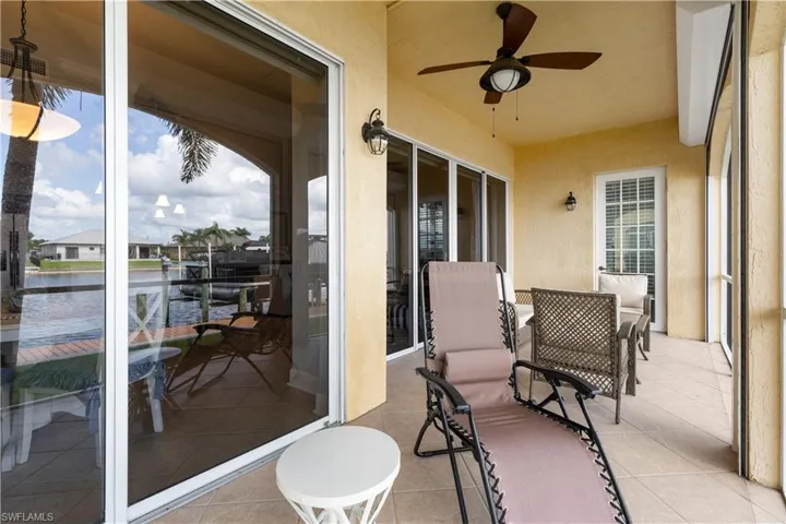 Large Sliding Doors Out To Lanai