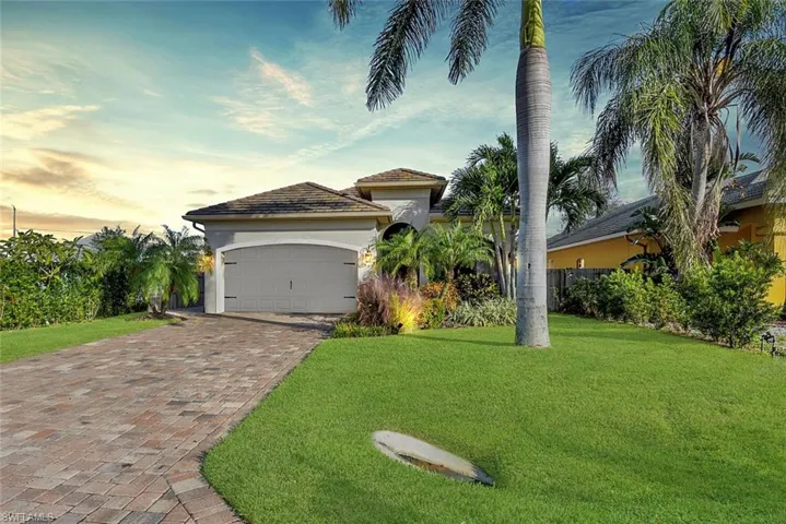 707  104th N AVE, Naples, FL 34108