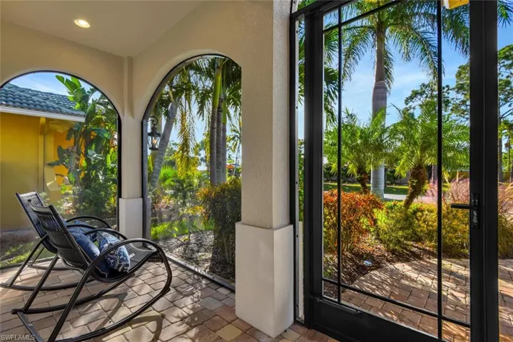 707  104th N AVE, Naples, FL 34108