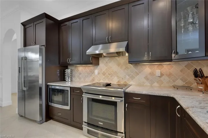 707  104th N AVE, Naples, FL 34108
