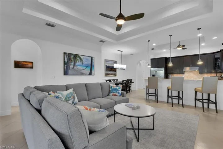 707  104th N AVE, Naples, FL 34108