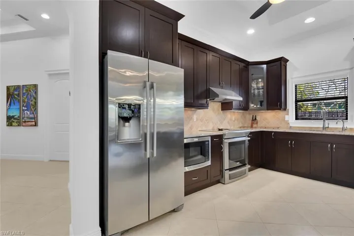 707  104th N AVE, Naples, FL 34108
