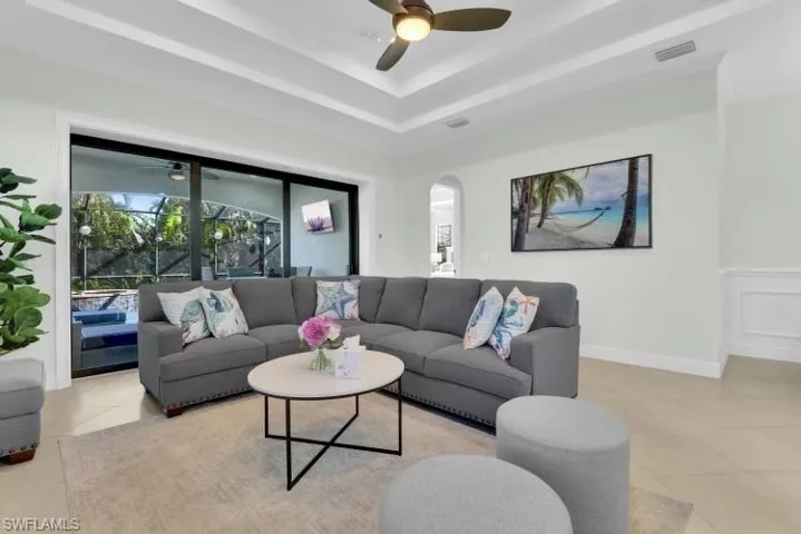 707  104th N AVE, Naples, FL 34108