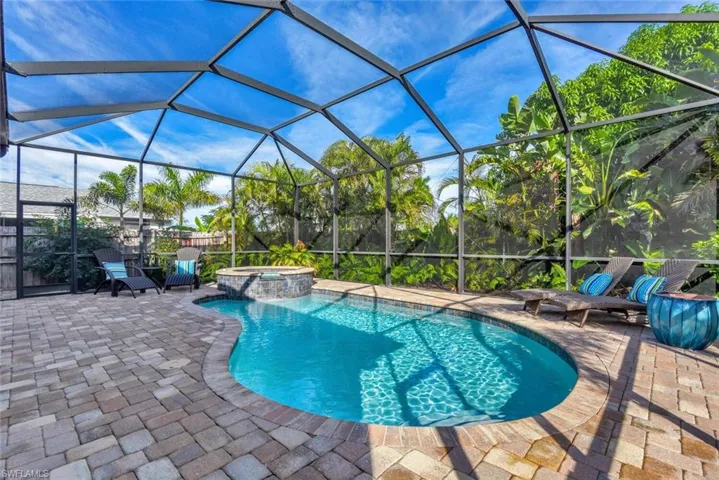 707  104th N AVE, Naples, FL 34108