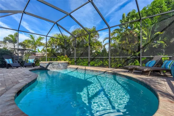 707  104th N AVE, Naples, FL 34108
