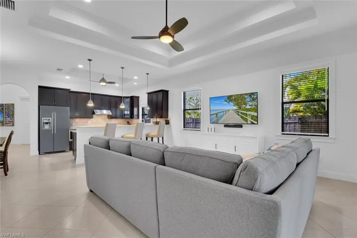 707  104th N AVE, Naples, FL 34108