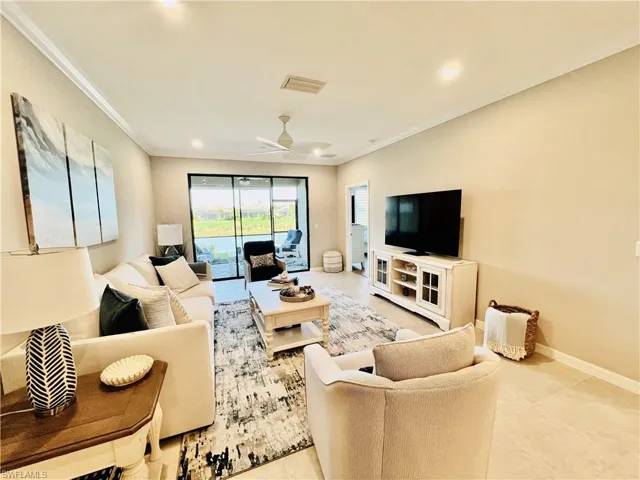 9393  Pocida  CT, Naples, FL 34119