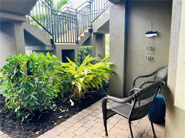 9393  Pocida  CT, Naples, FL 34119