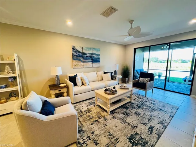 9393  Pocida  CT, Naples, FL 34119