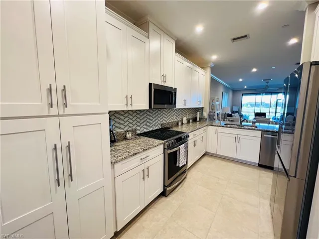 9393  Pocida  CT, Naples, FL 34119