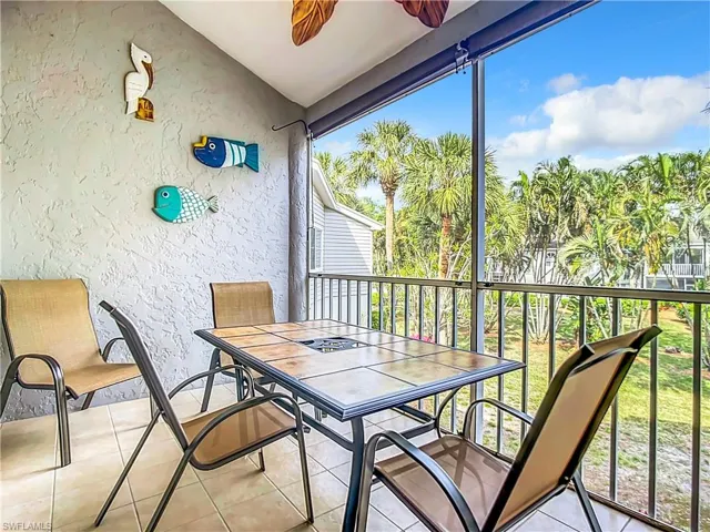 2860 Citrus Lake Dr R-202, Naples, Florida 34109