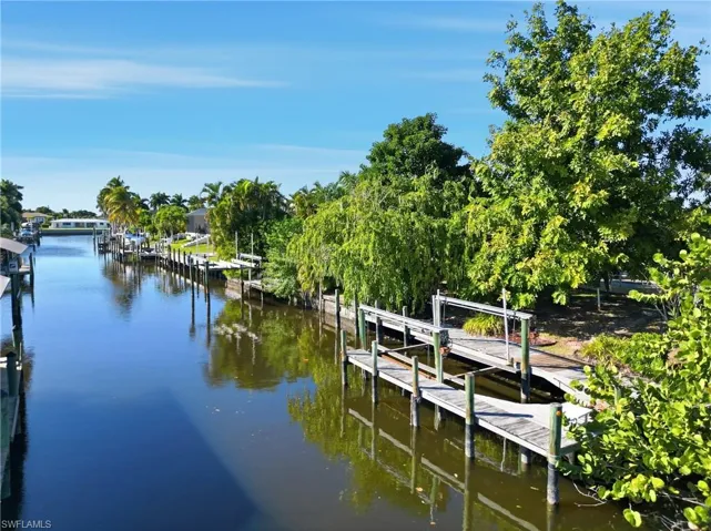 1432 Windsor Ct, Cape Coral, Florida 33904