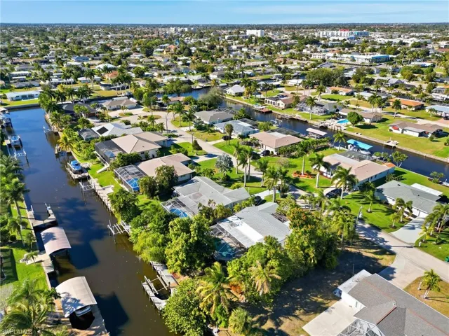 1432 Windsor Ct, Cape Coral, Florida 33904