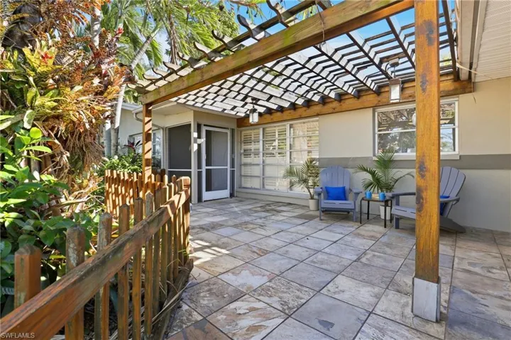 1432 Windsor Ct, Cape Coral, Florida 33904