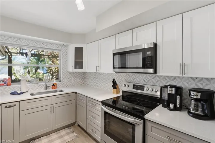 1432 Windsor Ct, Cape Coral, Florida 33904