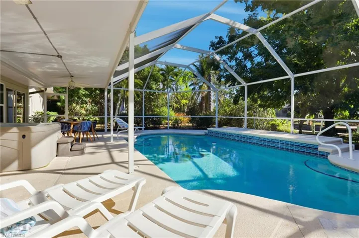 1432 Windsor Ct, Cape Coral, Florida 33904