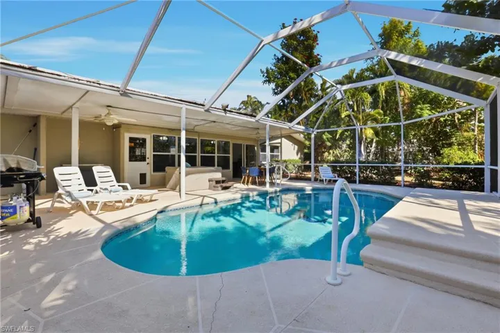 1432 Windsor Ct, Cape Coral, Florida 33904