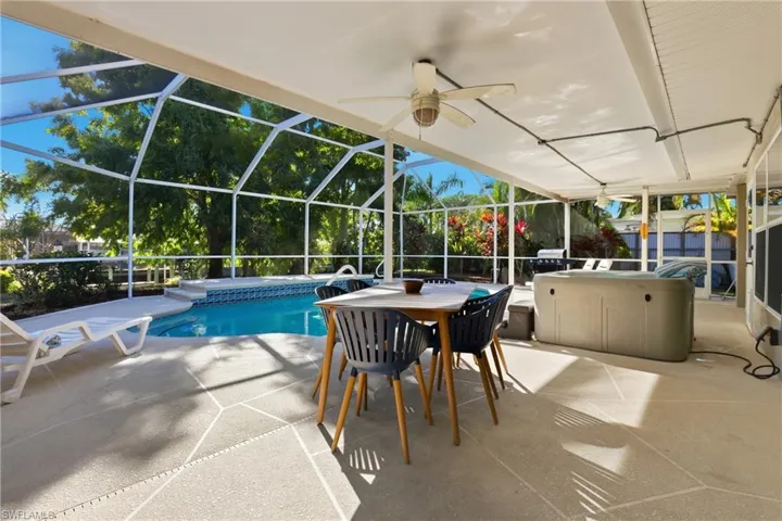 1432 Windsor Ct, Cape Coral, Florida 33904