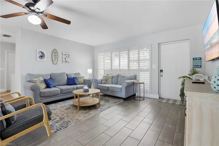 1432 Windsor Ct, Cape Coral, Florida 33904