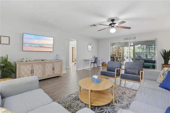 1432 Windsor Ct, Cape Coral, Florida 33904