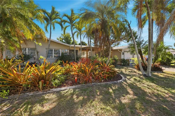 1432 Windsor Ct, Cape Coral, Florida 33904