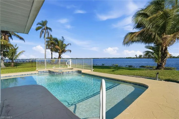 4473 E Riverside Dr, Fort Myers, Florida 33905